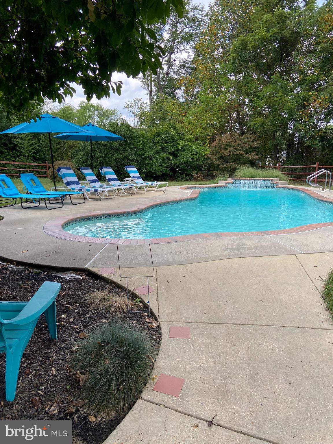 FOUR SEASONS - Residential Lease