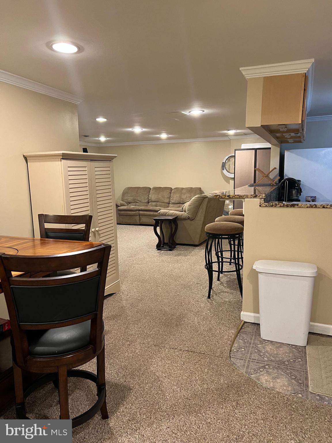 FOUR SEASONS - Residential Lease