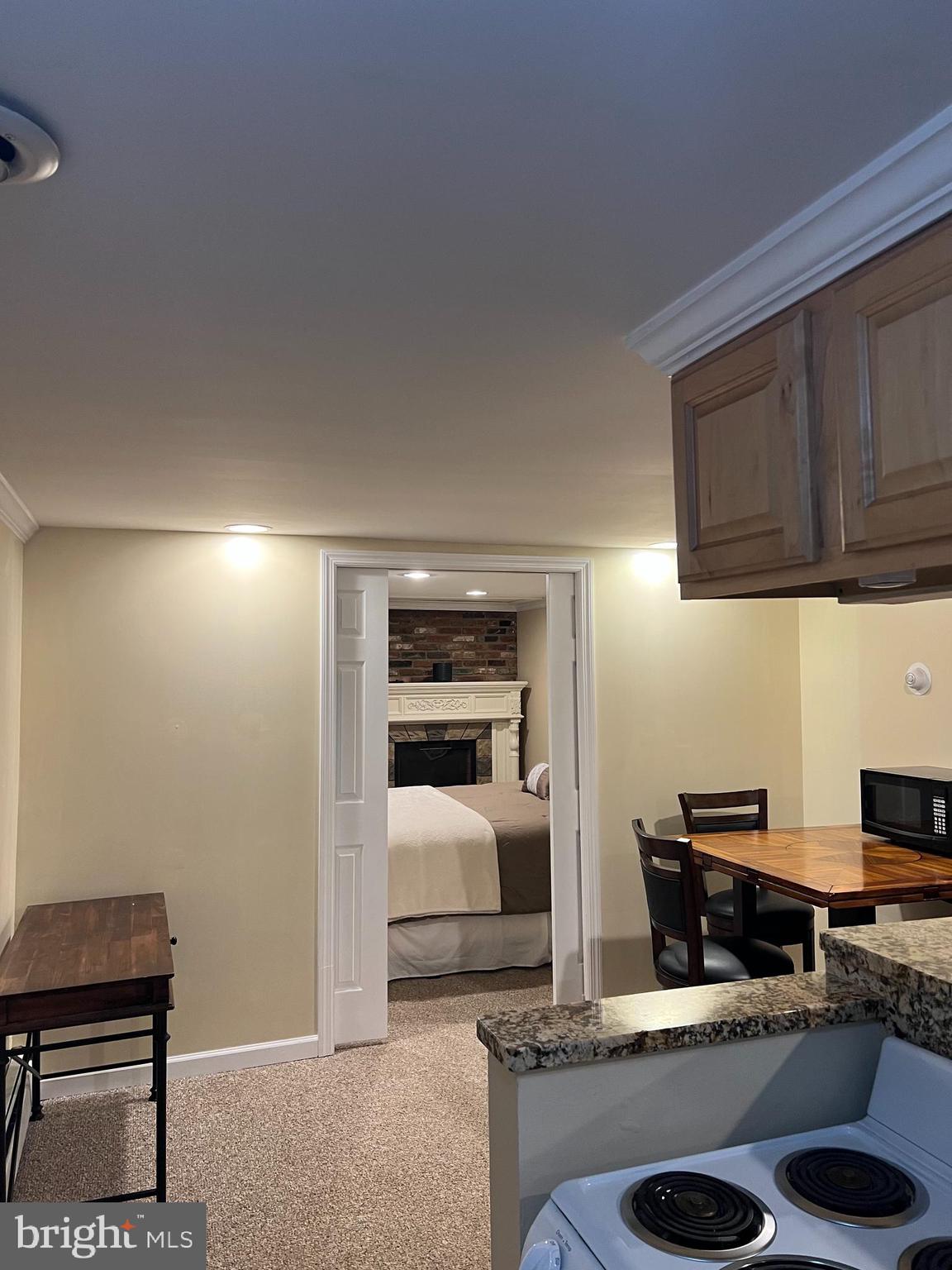 FOUR SEASONS - Residential Lease