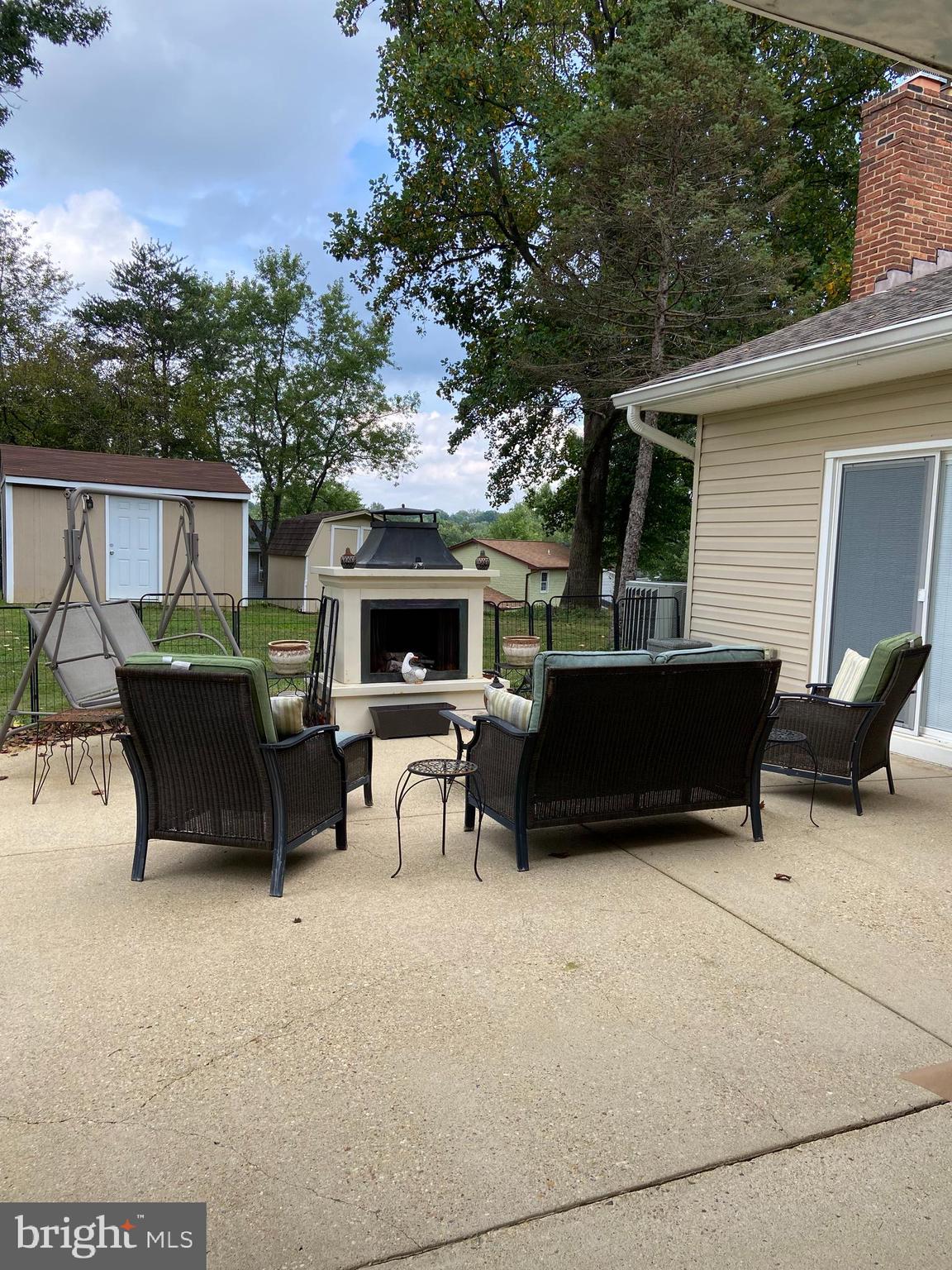 FOUR SEASONS - Residential Lease