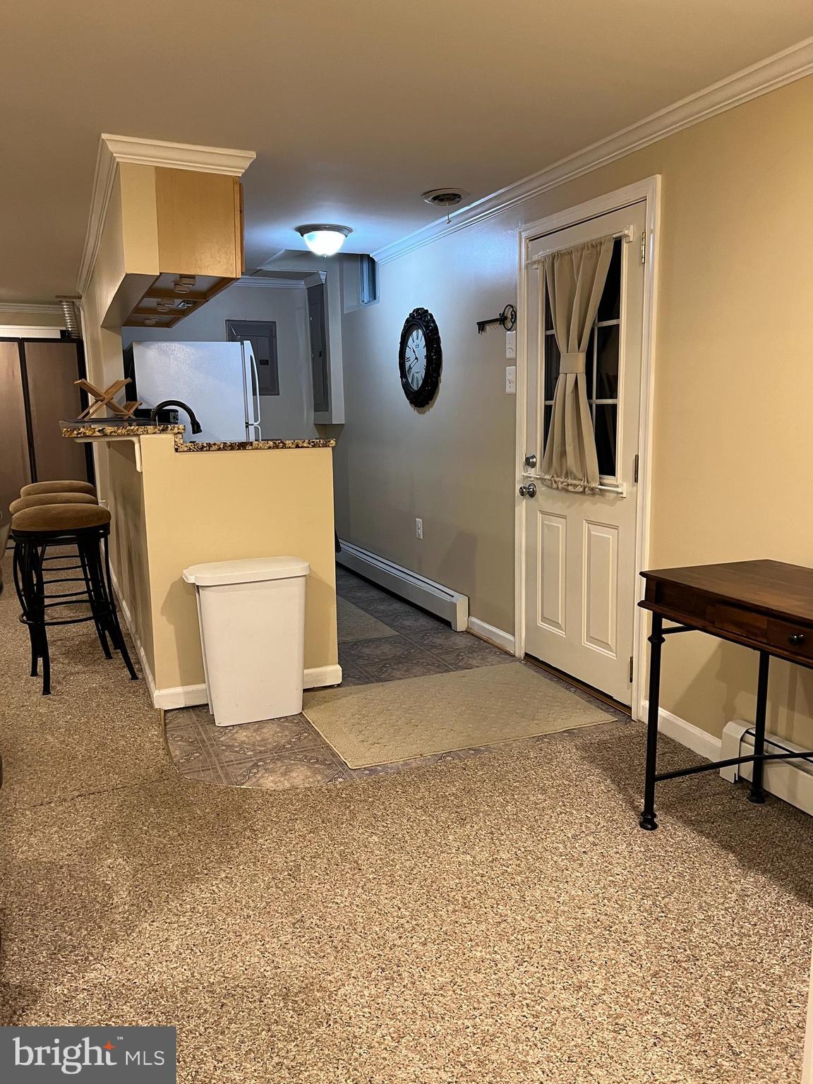 FOUR SEASONS - Residential Lease