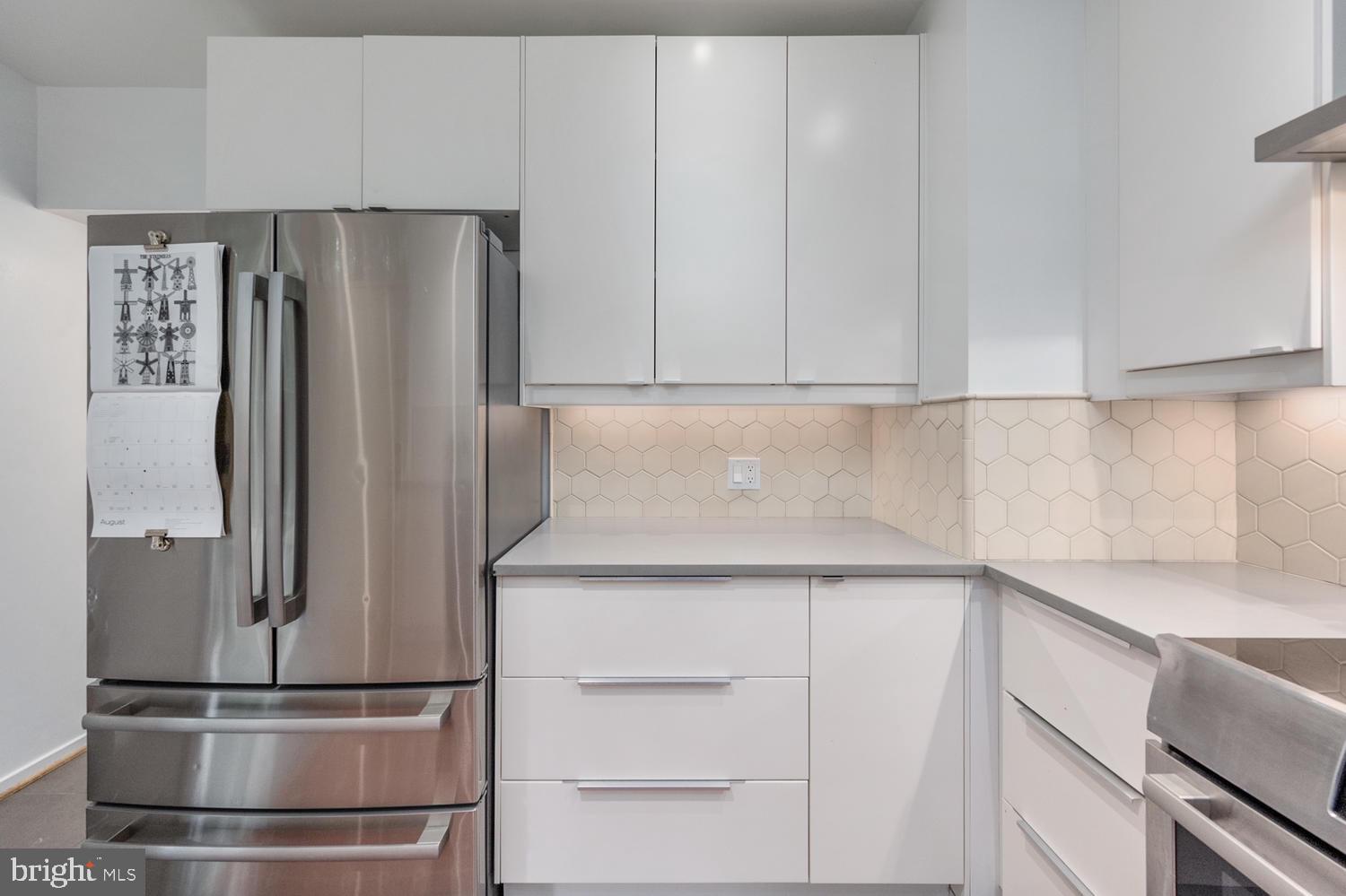 HOLLIN HILLS - Residential