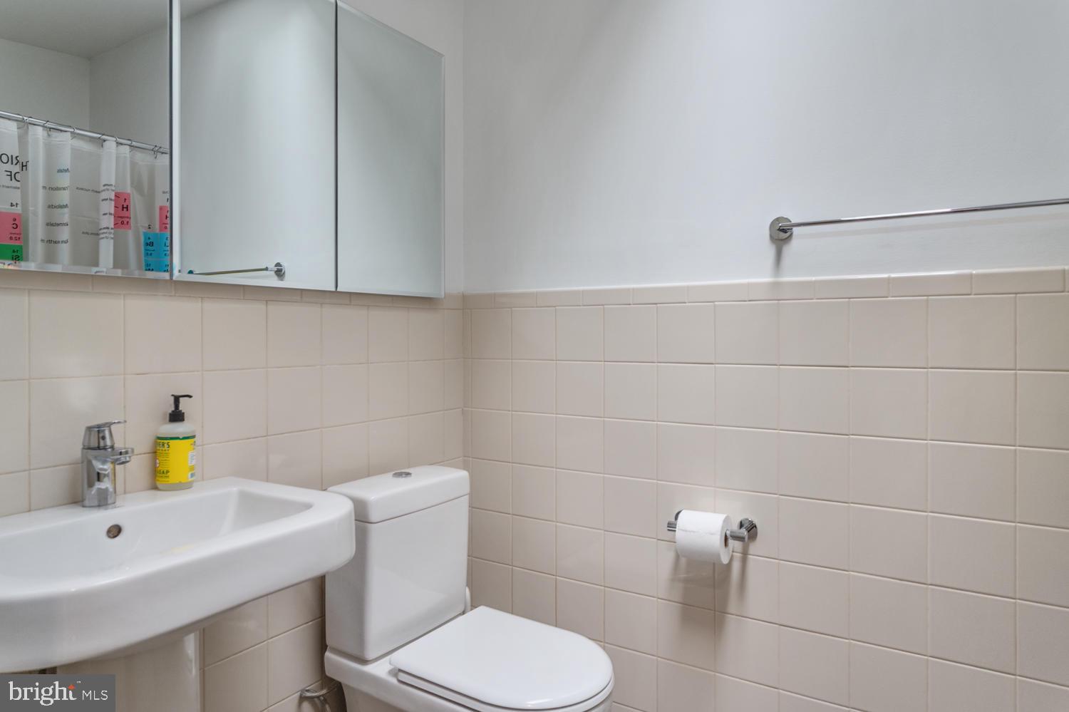 HOLLIN HILLS - Residential