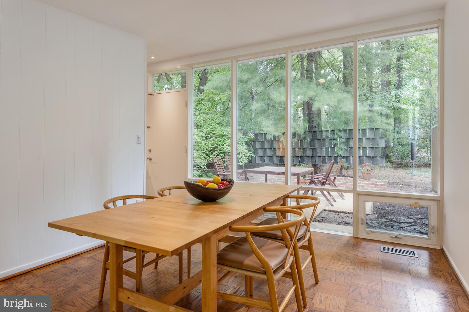 HOLLIN HILLS - Residential