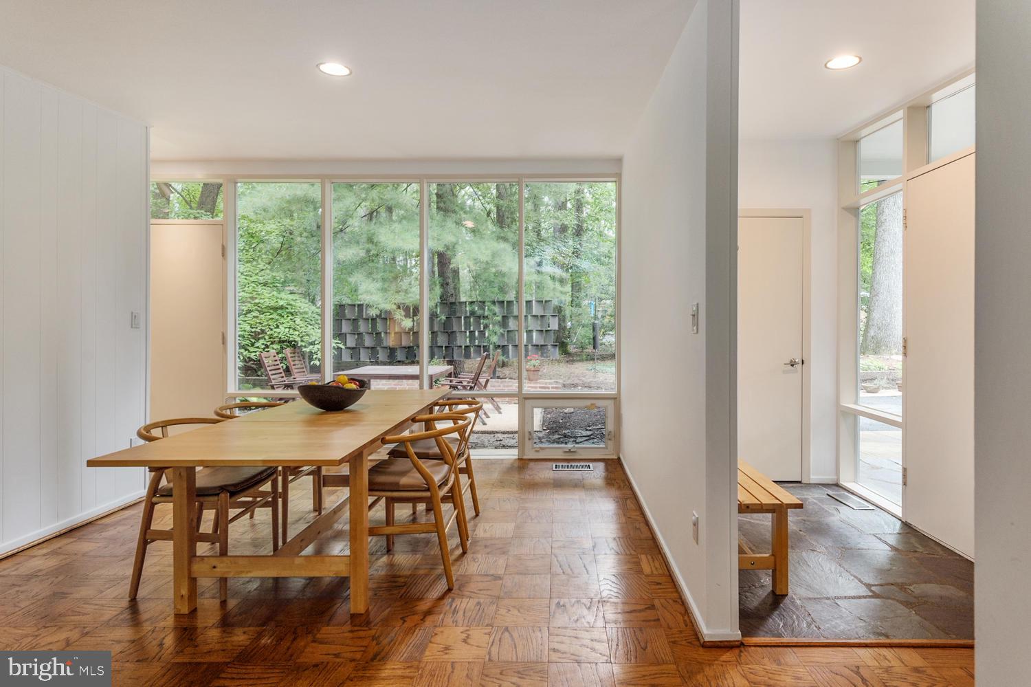 HOLLIN HILLS - Residential