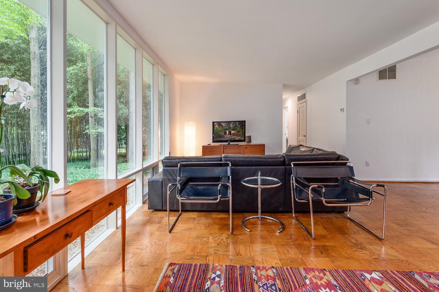 HOLLIN HILLS - Residential