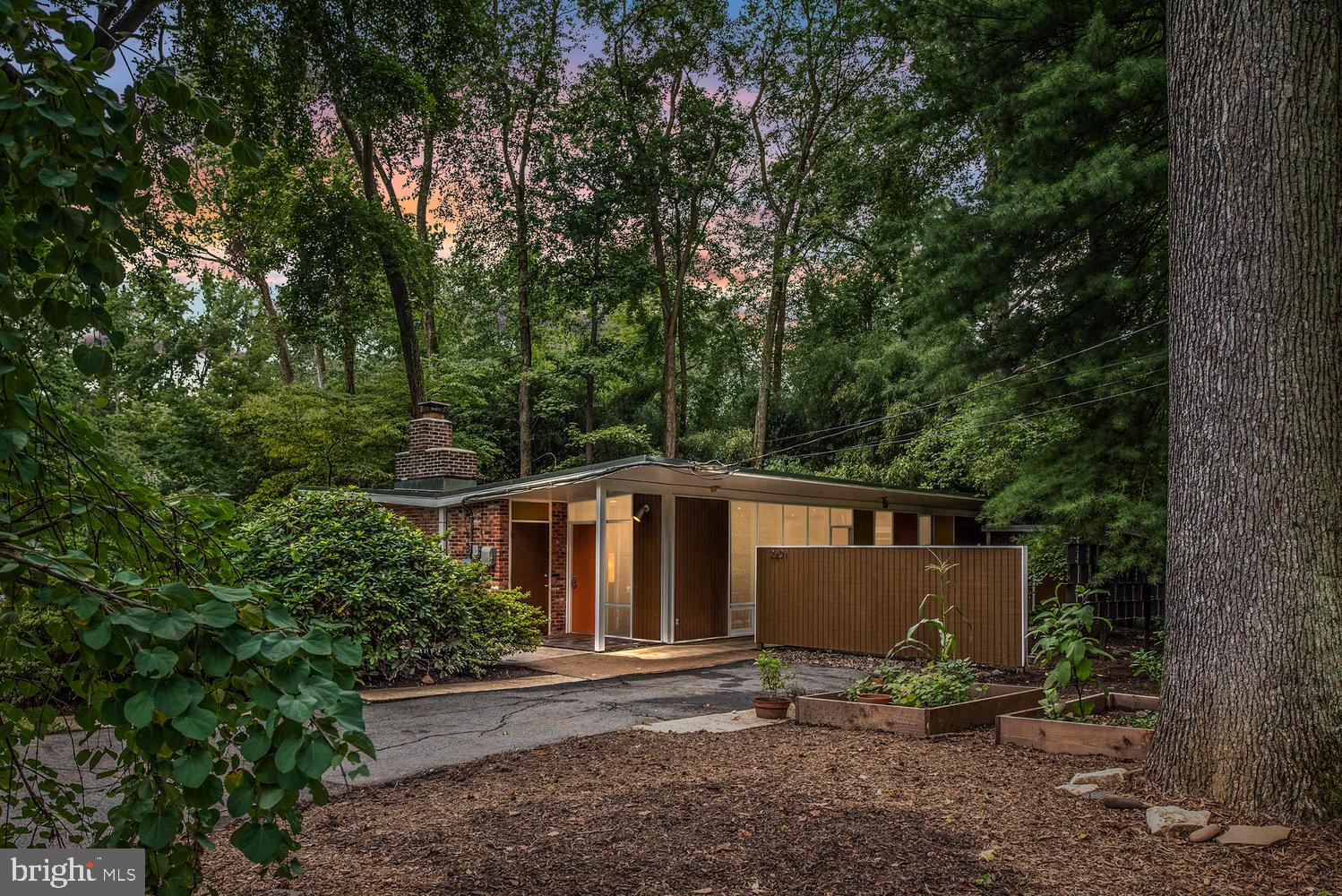 HOLLIN HILLS - Residential