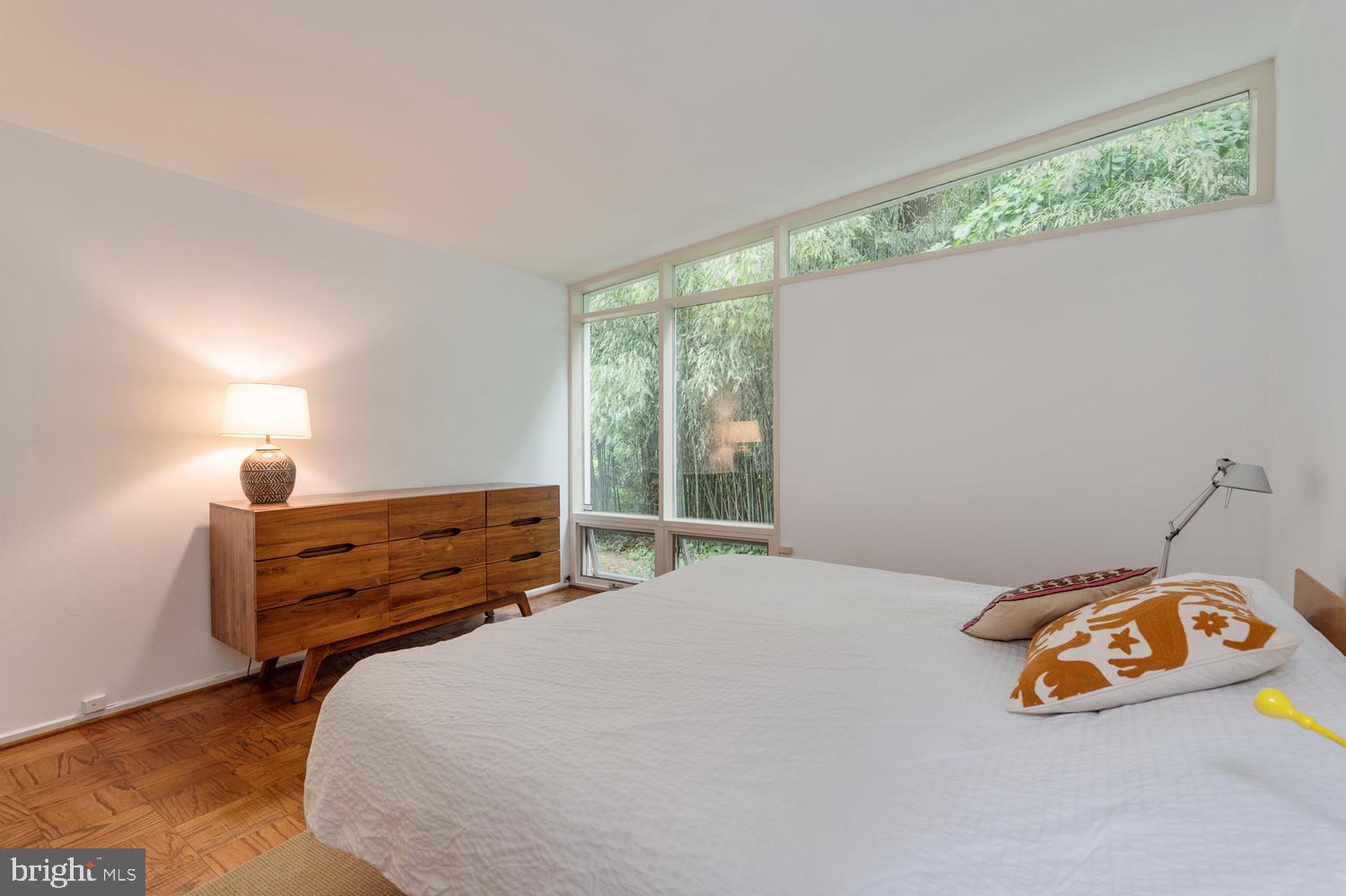 HOLLIN HILLS - Residential