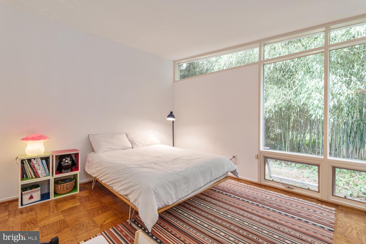 HOLLIN HILLS - Residential