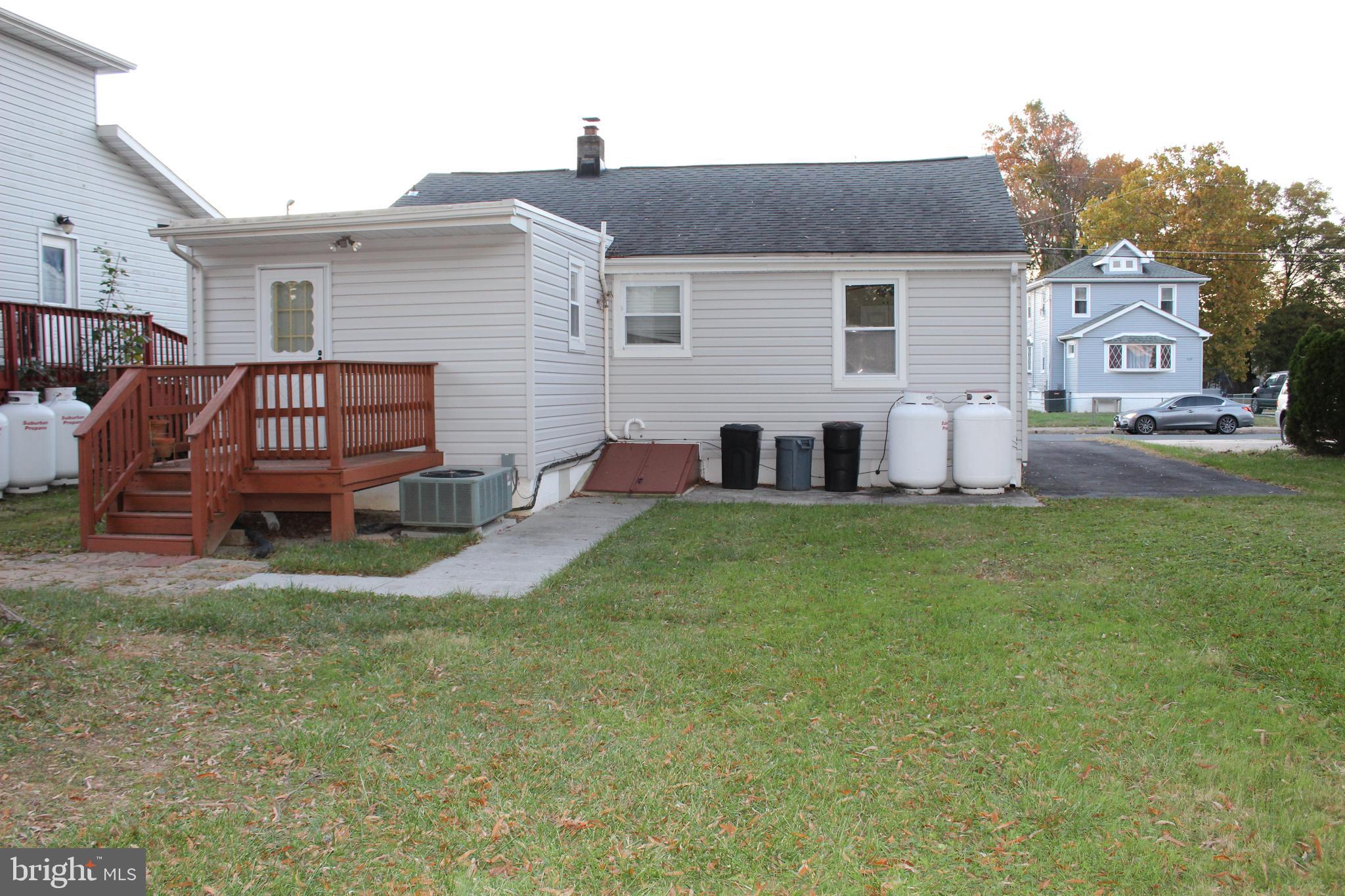 1619 HOPEWELL AVENUE