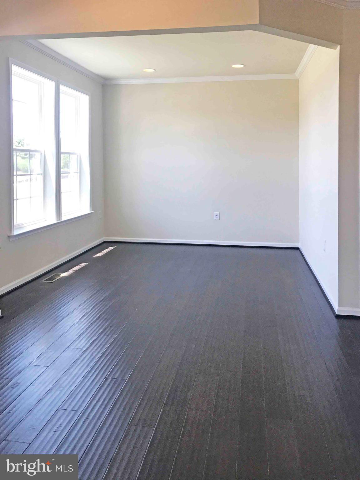 THE VILLAGE OF WASHINGTON TRAIL - Residential