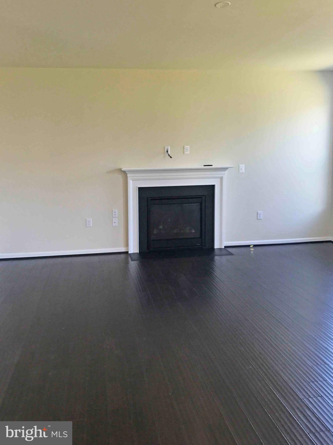 THE VILLAGE OF WASHINGTON TRAIL - Residential