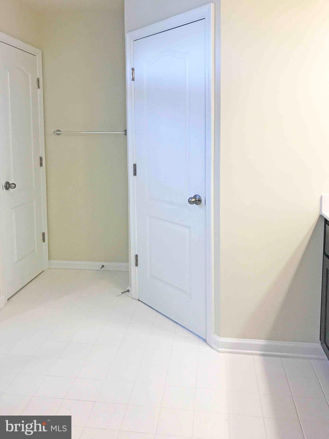 THE VILLAGE OF WASHINGTON TRAIL - Residential