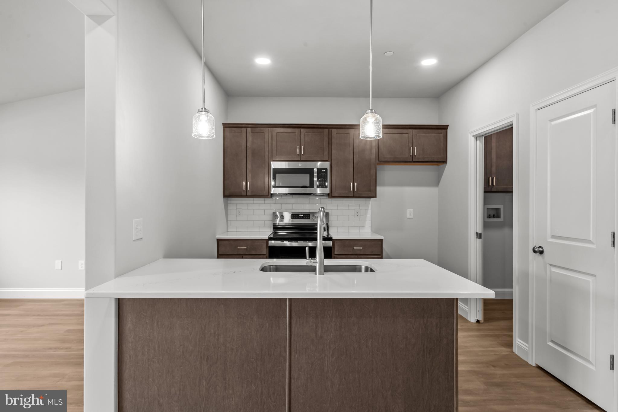 HAWKSTONE VILLAGE - Residential