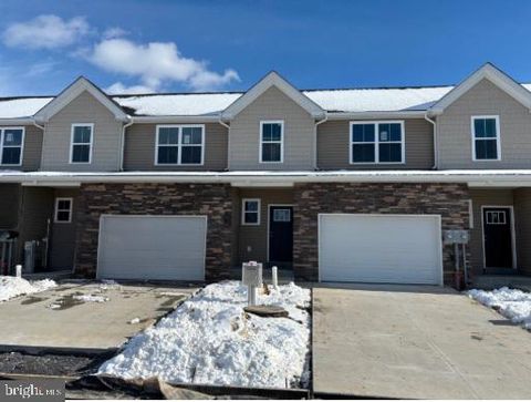 Townhouse For Sale - 203 Lucille Way #LOT 20<br/> FLEETWOOD, PA 19522