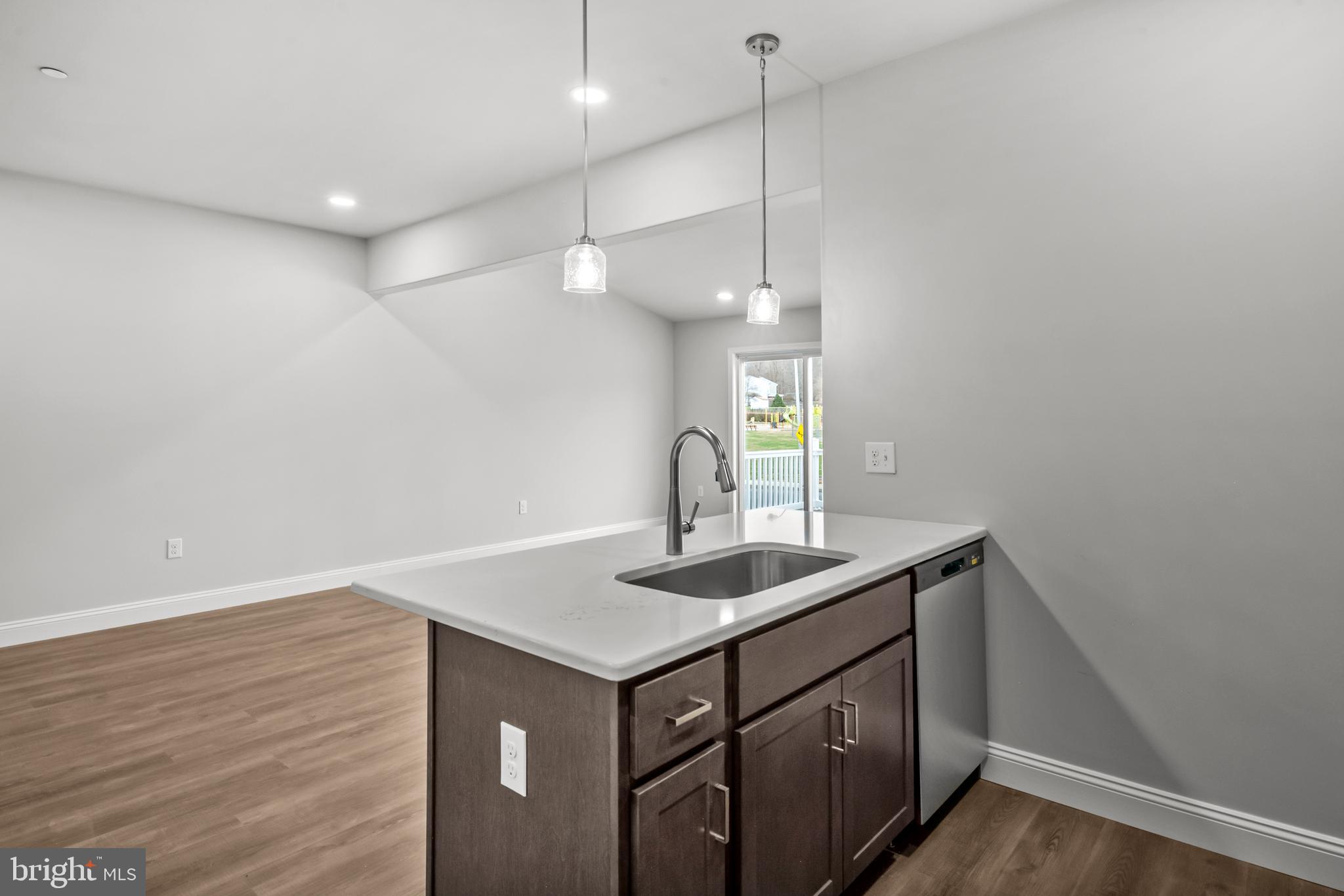 HAWKSTONE VILLAGE - Residential