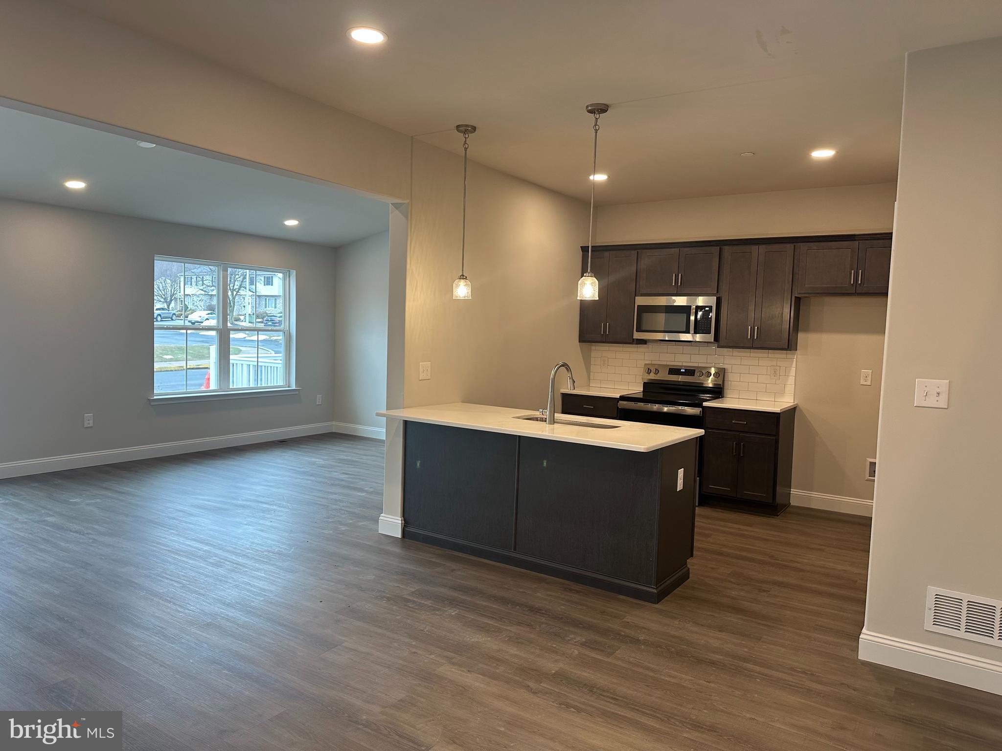 HAWKSTONE VILLAGE - Residential