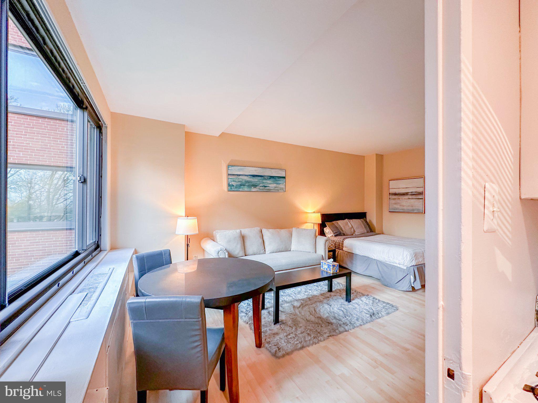 RIVER PLACE EAST - Residential