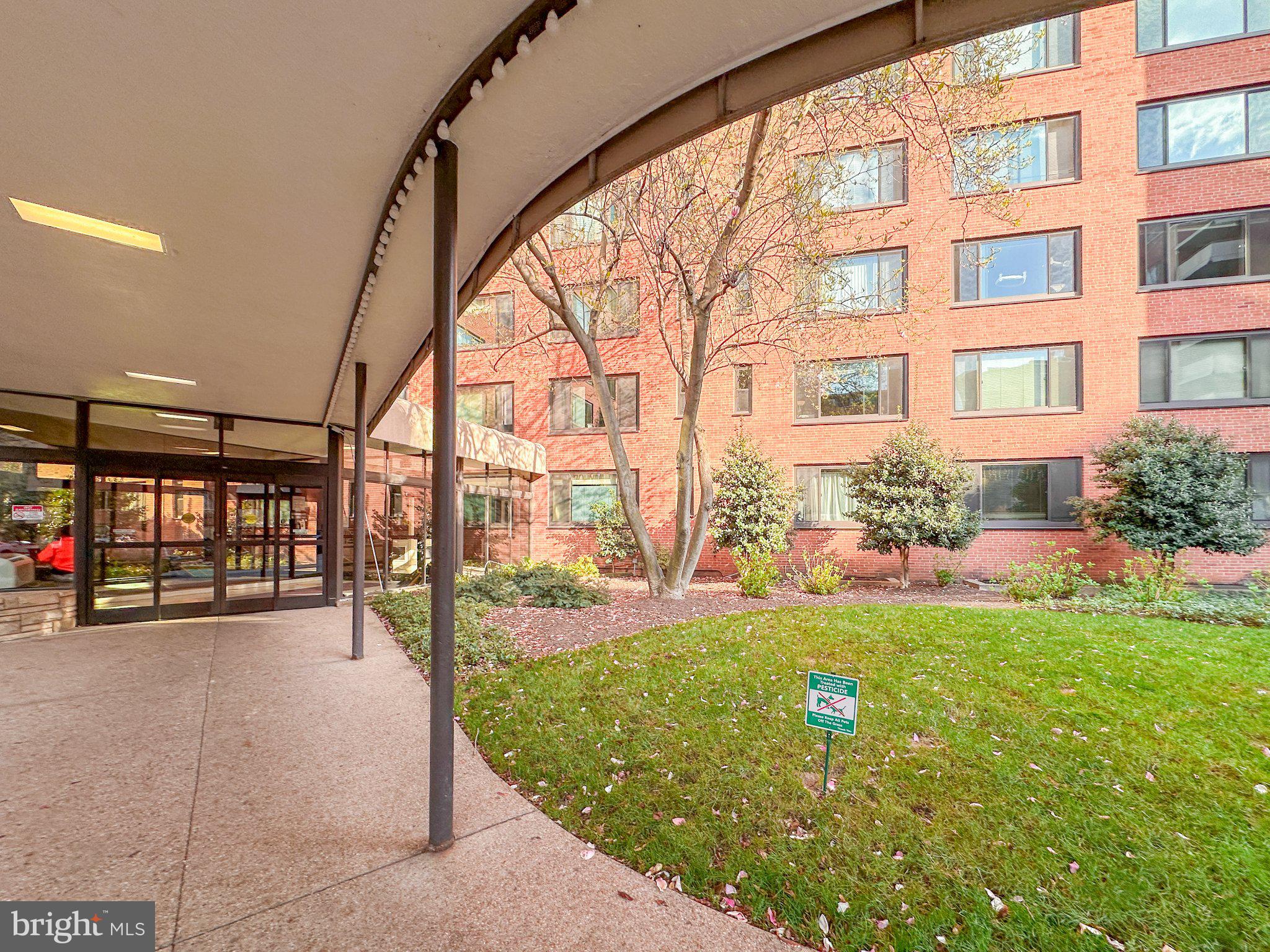 RIVER PLACE EAST - Residential