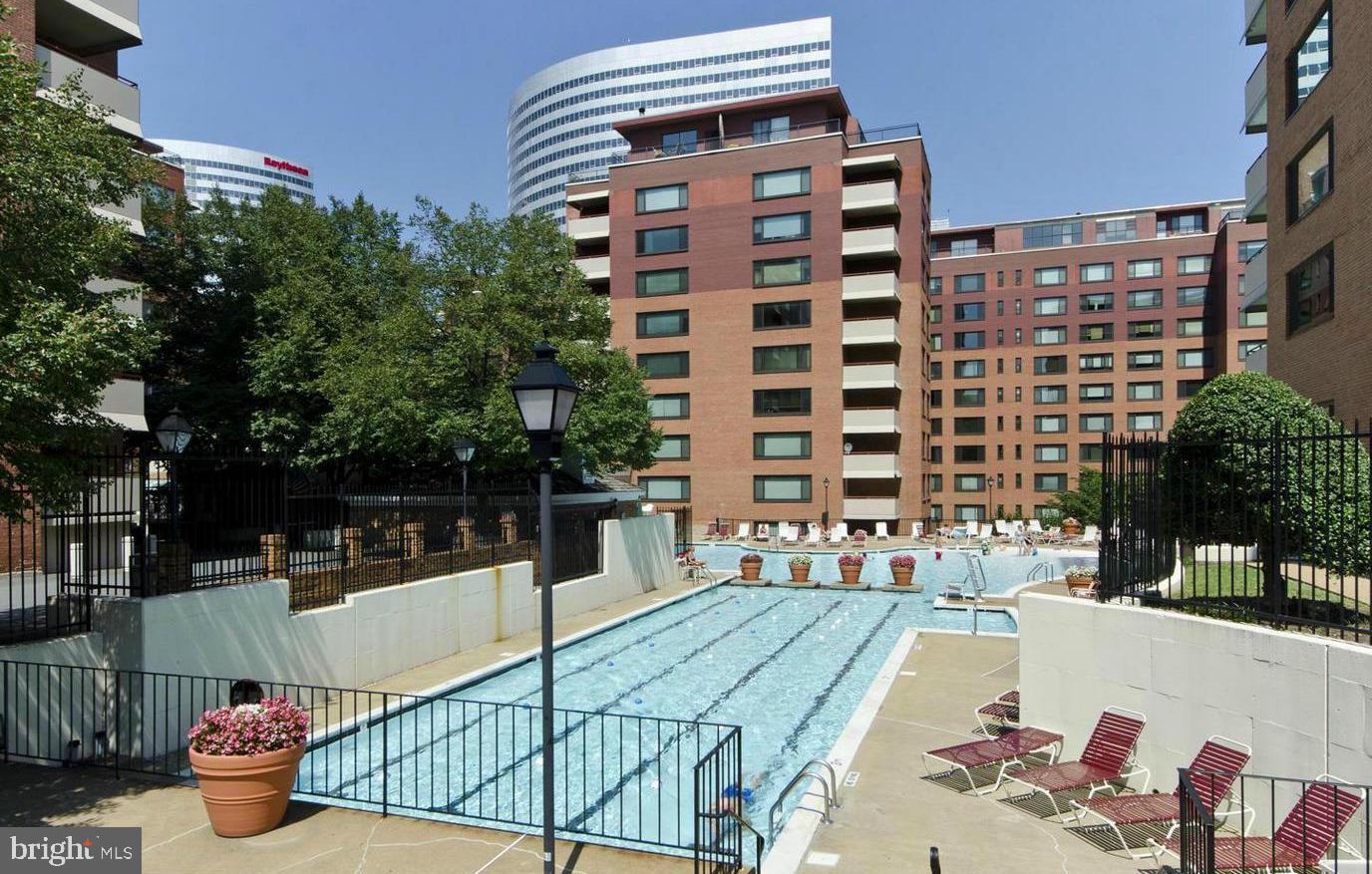 RIVER PLACE EAST - Residential