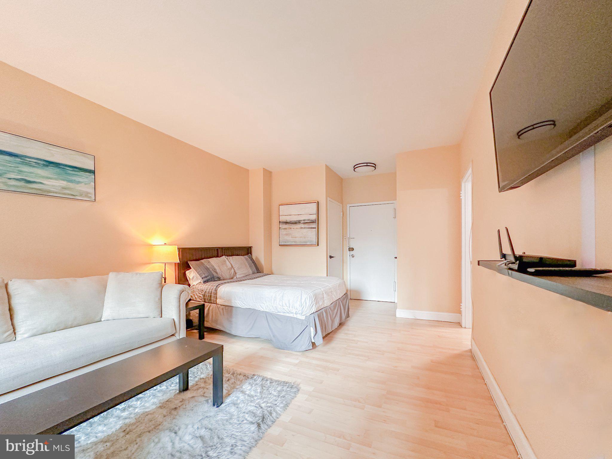RIVER PLACE EAST - Residential