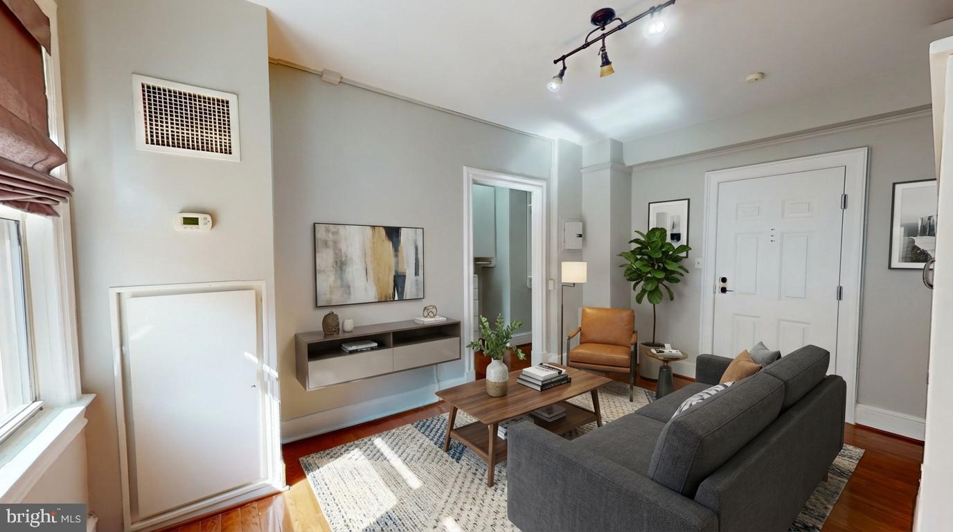 3446 CONNECTICUT AVENUE NW 203