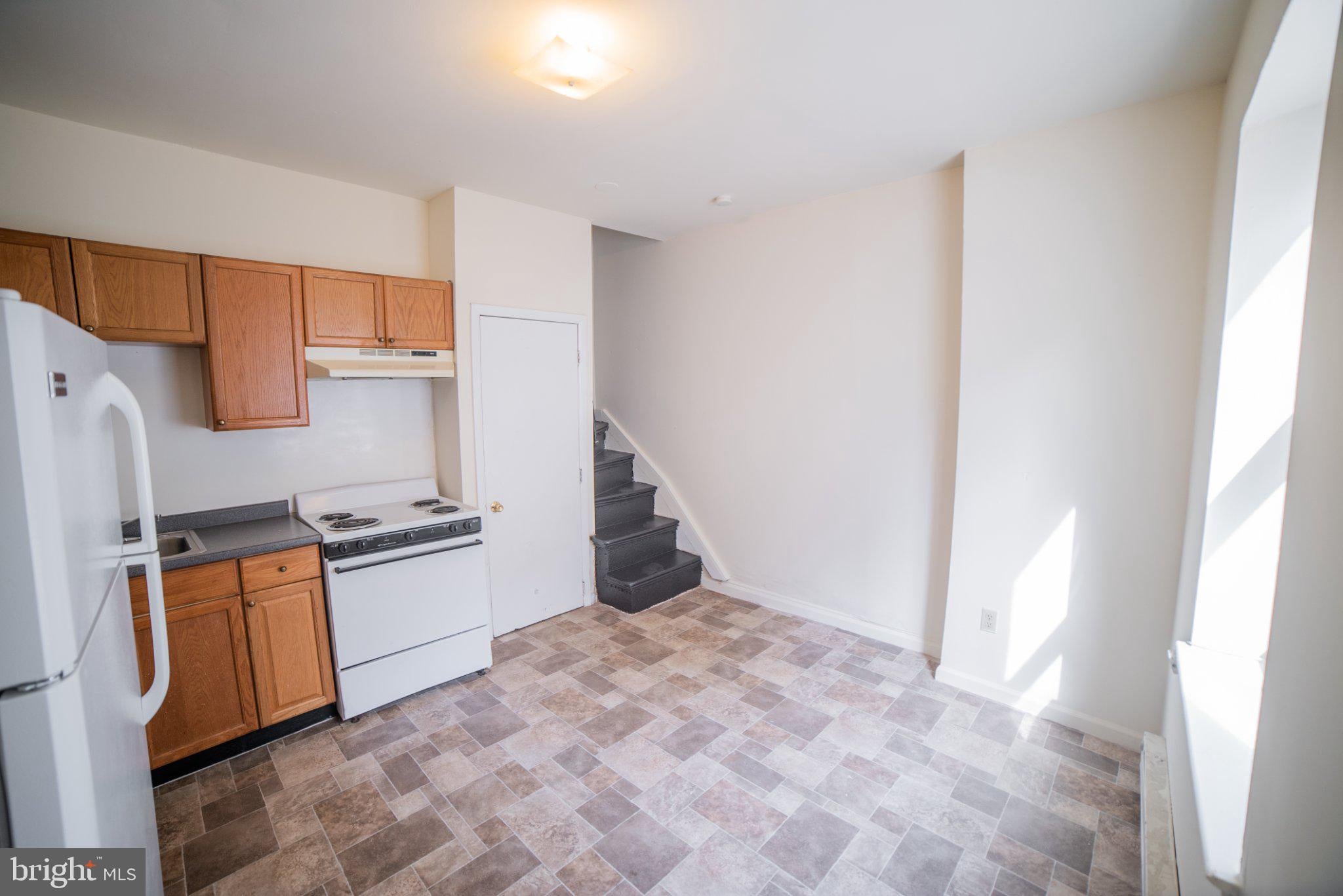 1305 N LAWRENCE STREET 6