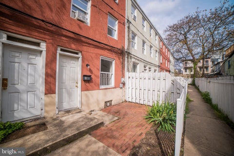 Townhouse For Rent - 1305 N Lawrence Street #6<br/> Philadelphia County, PHILADELPHIA, PA 19122