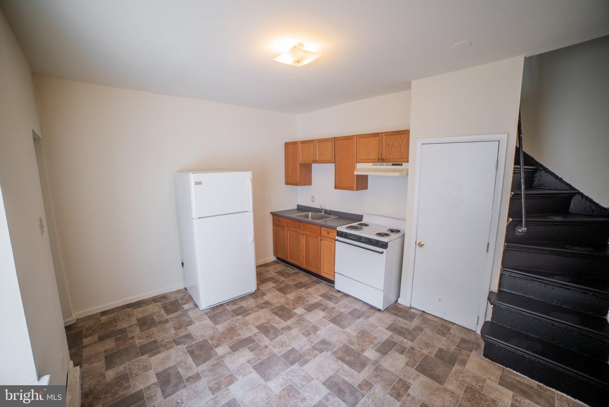 1305 N LAWRENCE STREET 6
