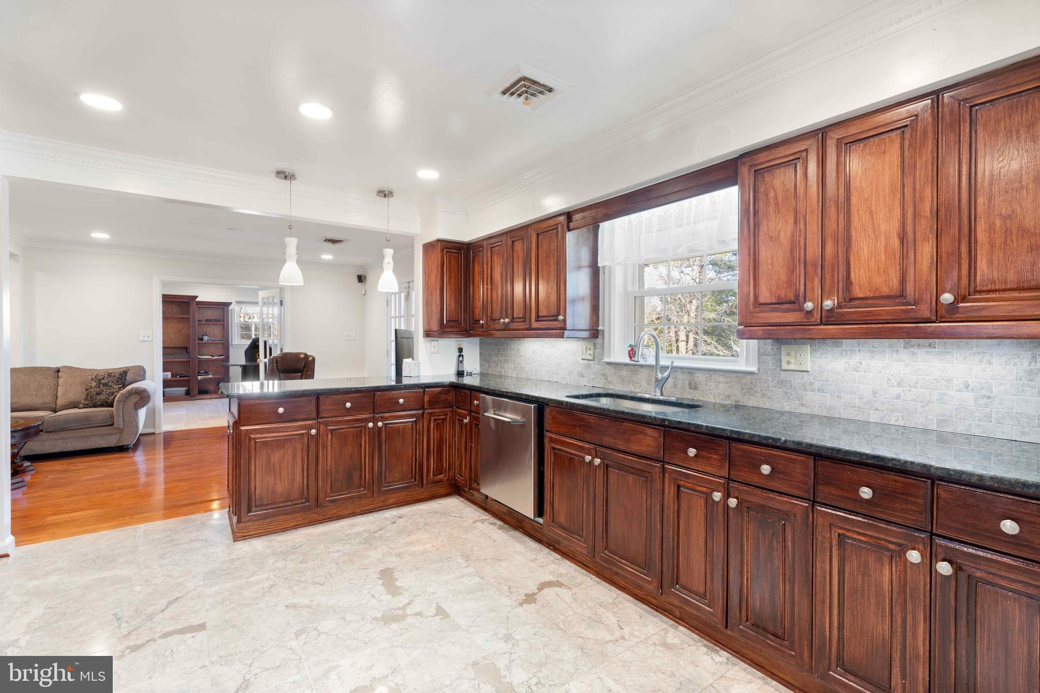 MC LEAN HAMLET - Residential