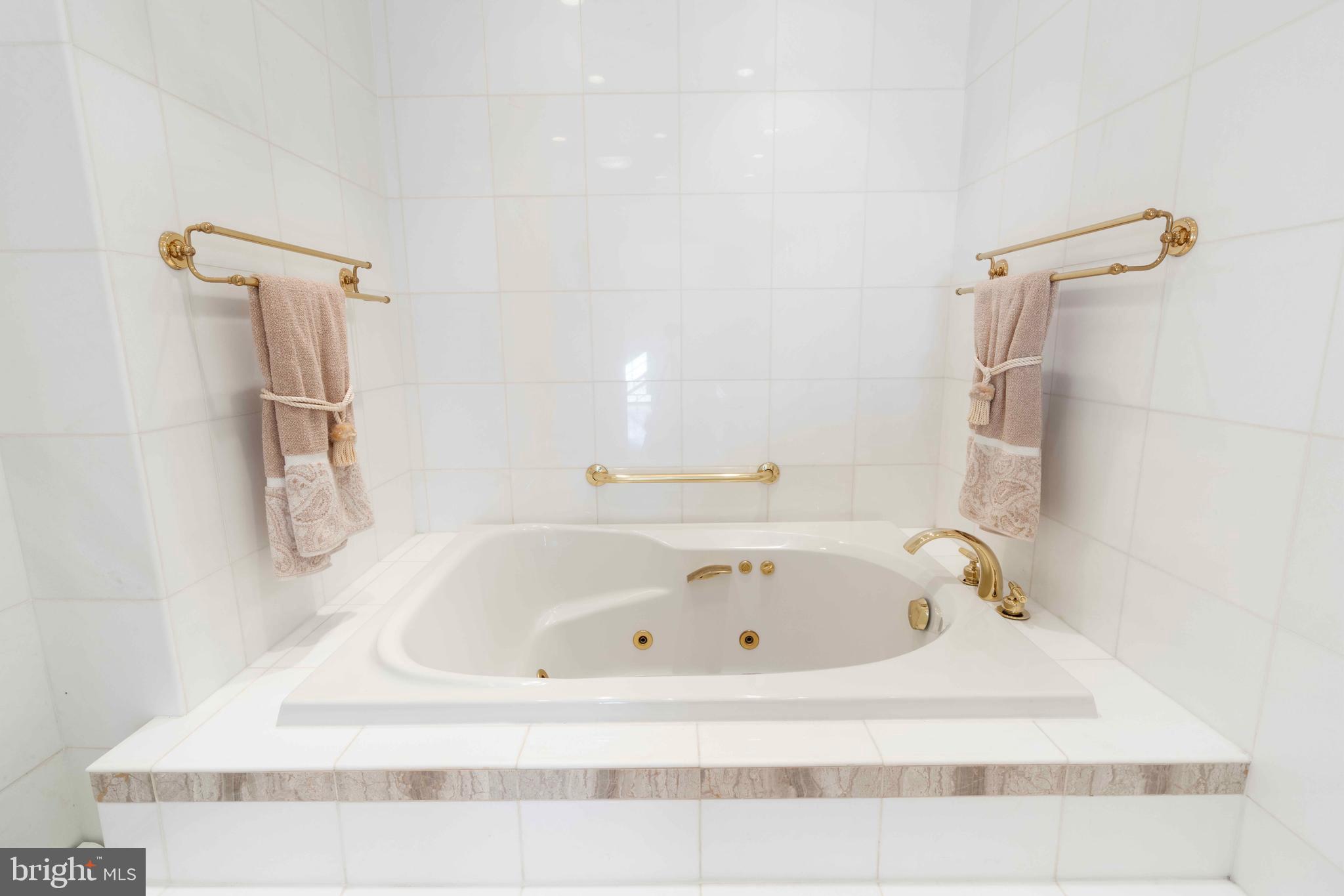 MC LEAN HAMLET - Residential