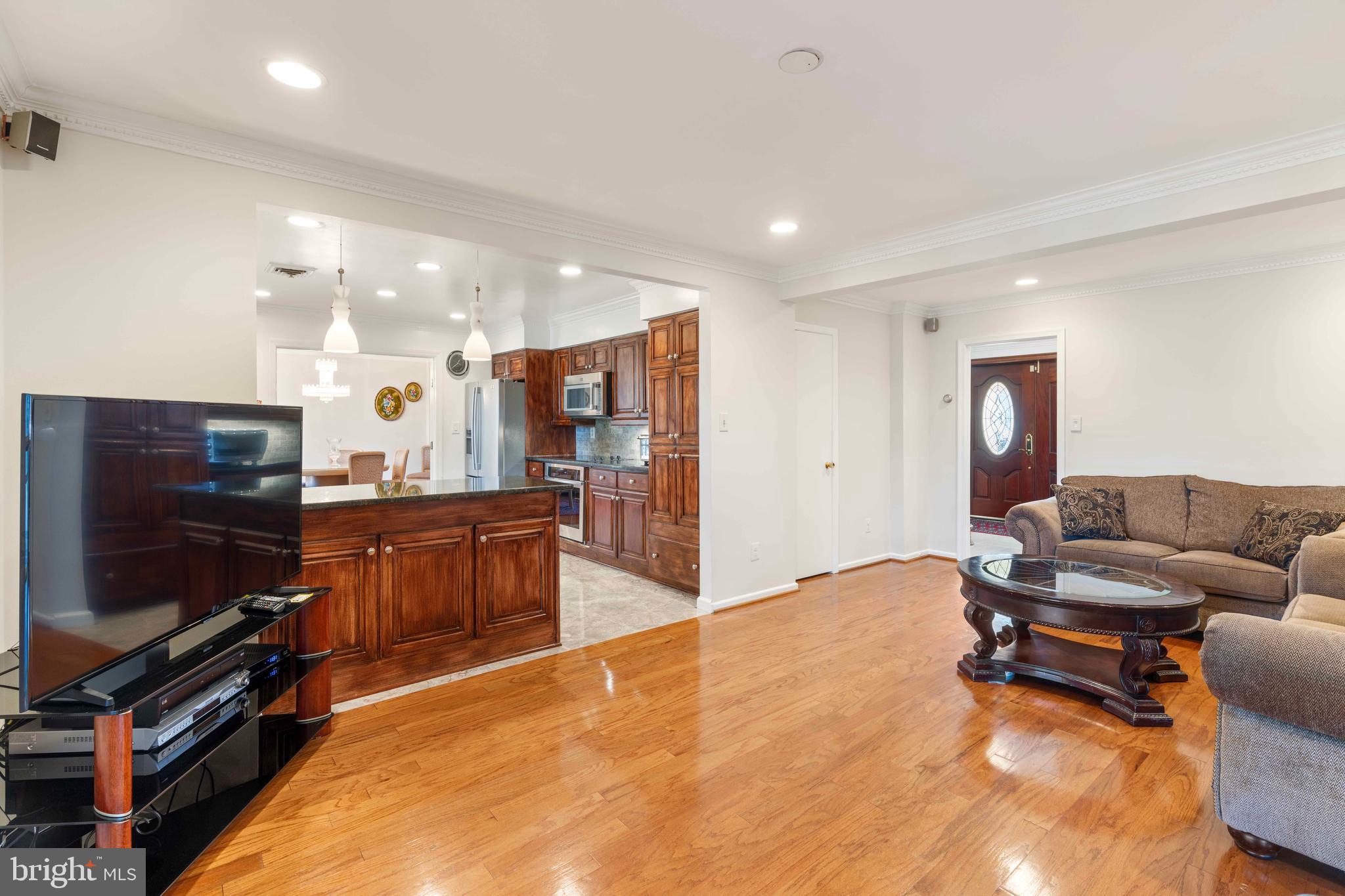 MC LEAN HAMLET - Residential