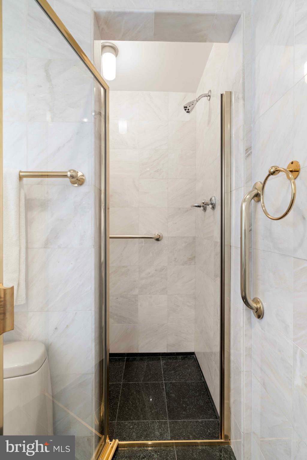 MC LEAN HAMLET - Residential