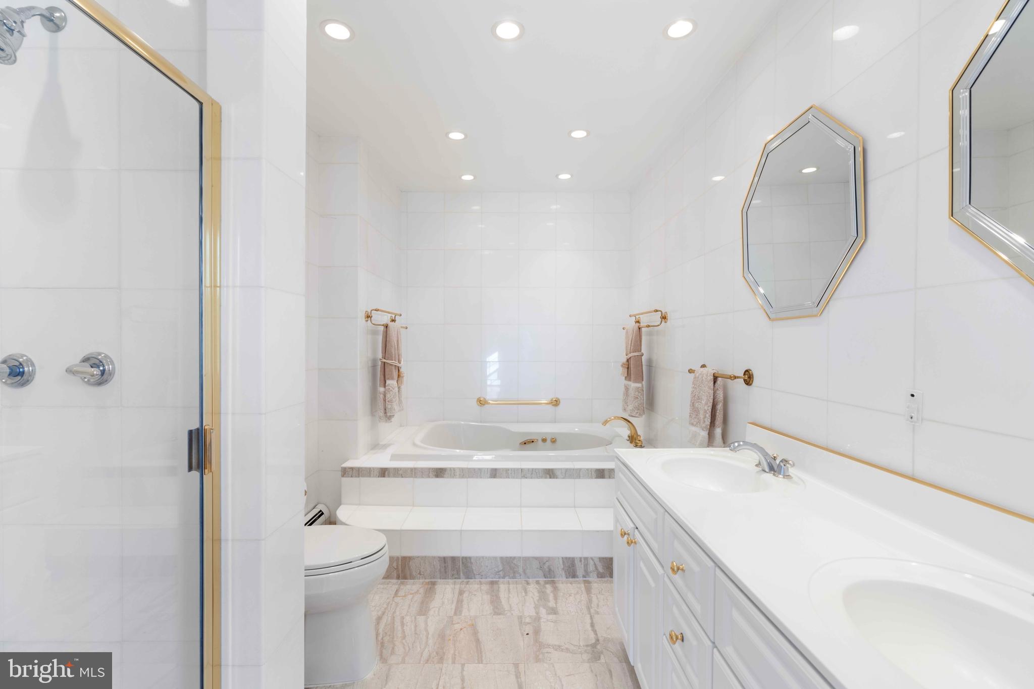 MC LEAN HAMLET - Residential