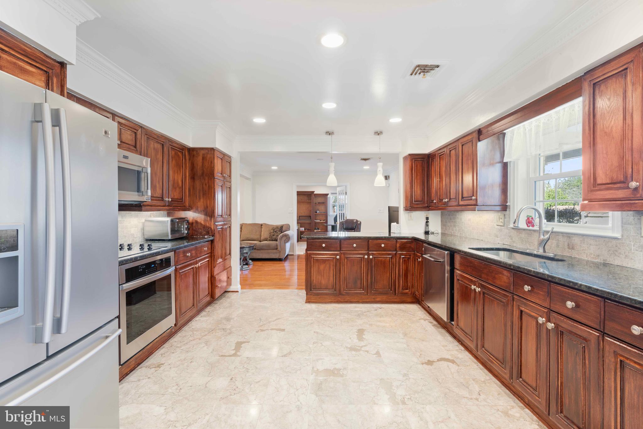 MC LEAN HAMLET - Residential