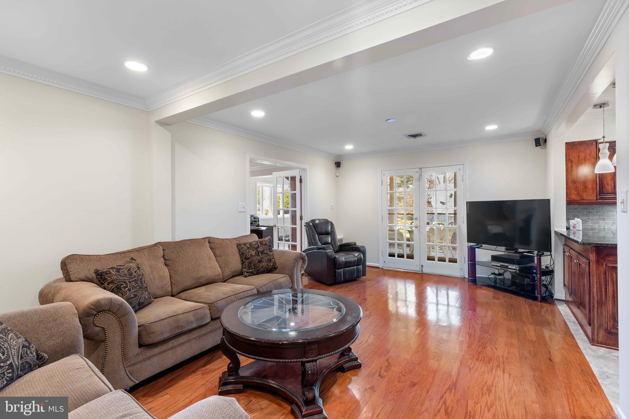 MC LEAN HAMLET - Residential