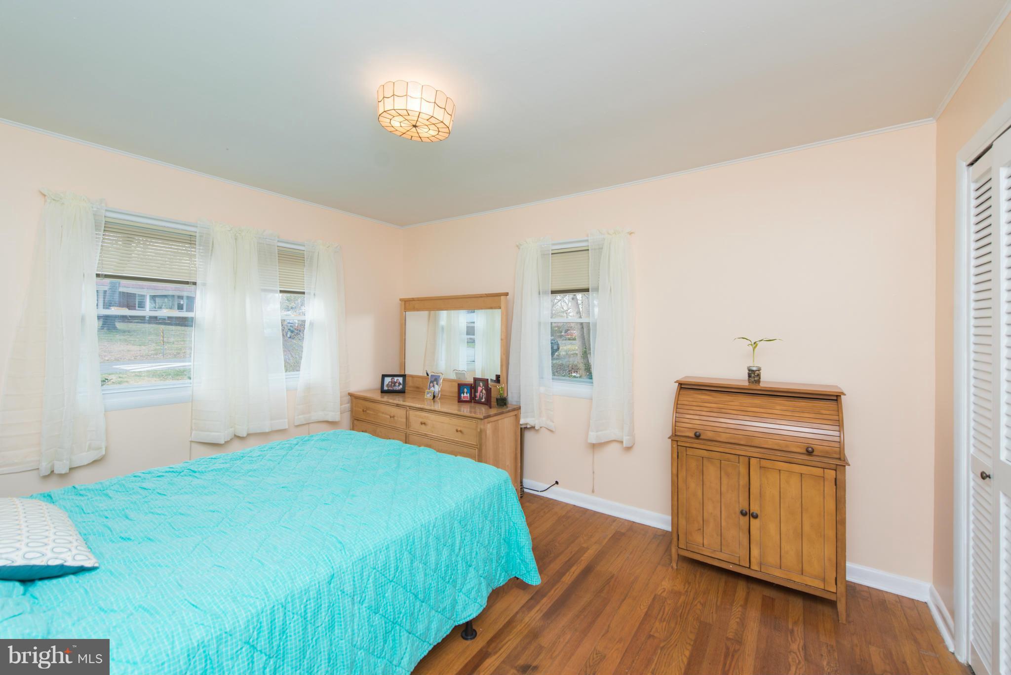 MANHATTAN BEACH - Residential