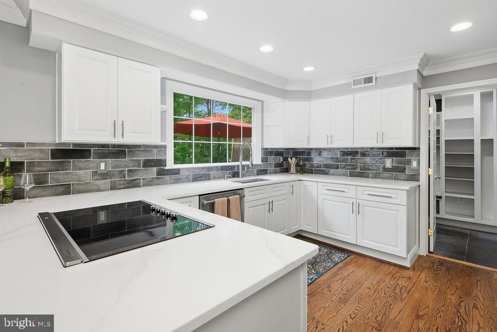 SHAKER WOODS - Residential