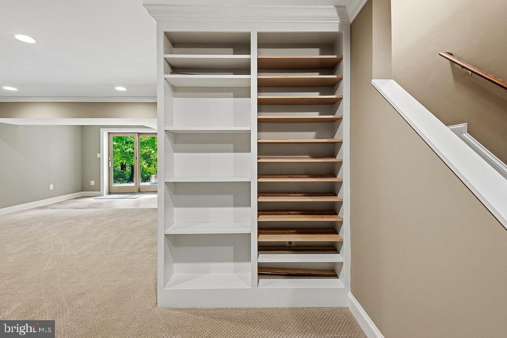 SHAKER WOODS - Residential