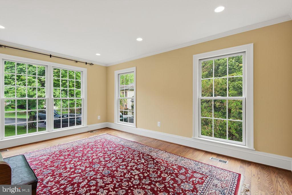 SHAKER WOODS - Residential