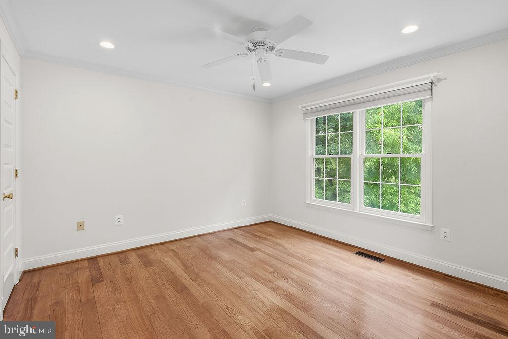 SHAKER WOODS - Residential