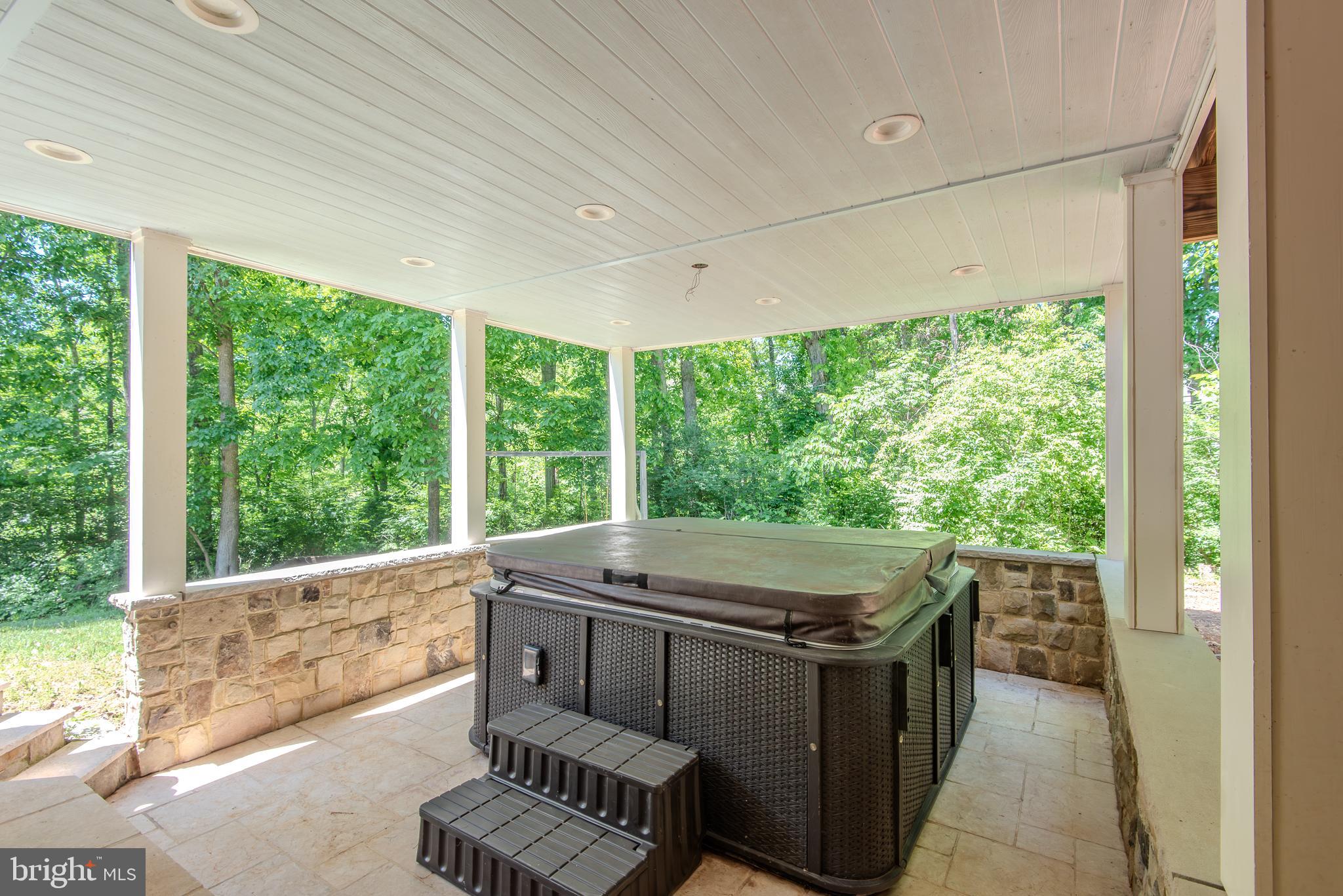 SHAKER WOODS - Residential