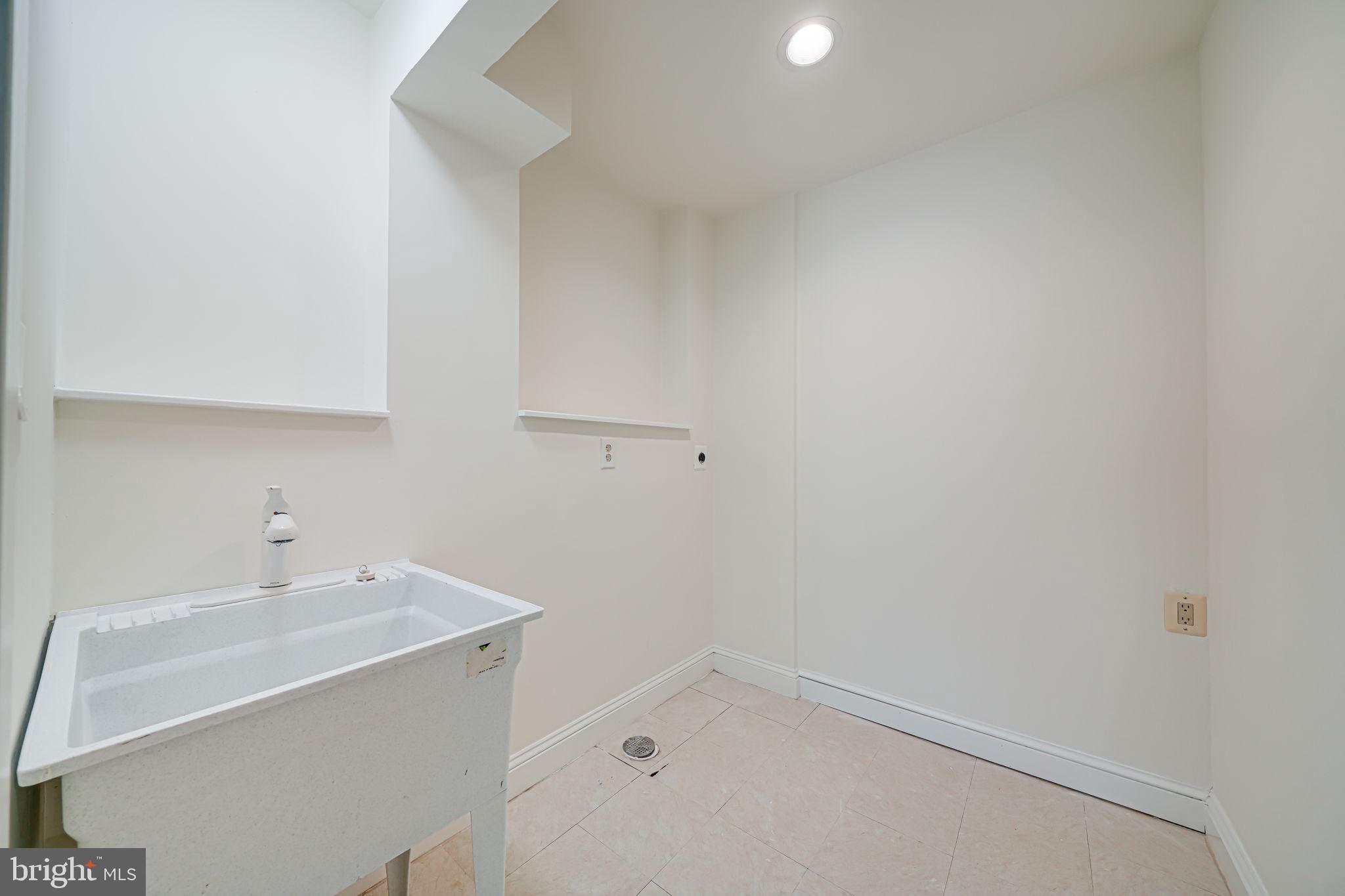 POTOMAC ESTATES - Residential