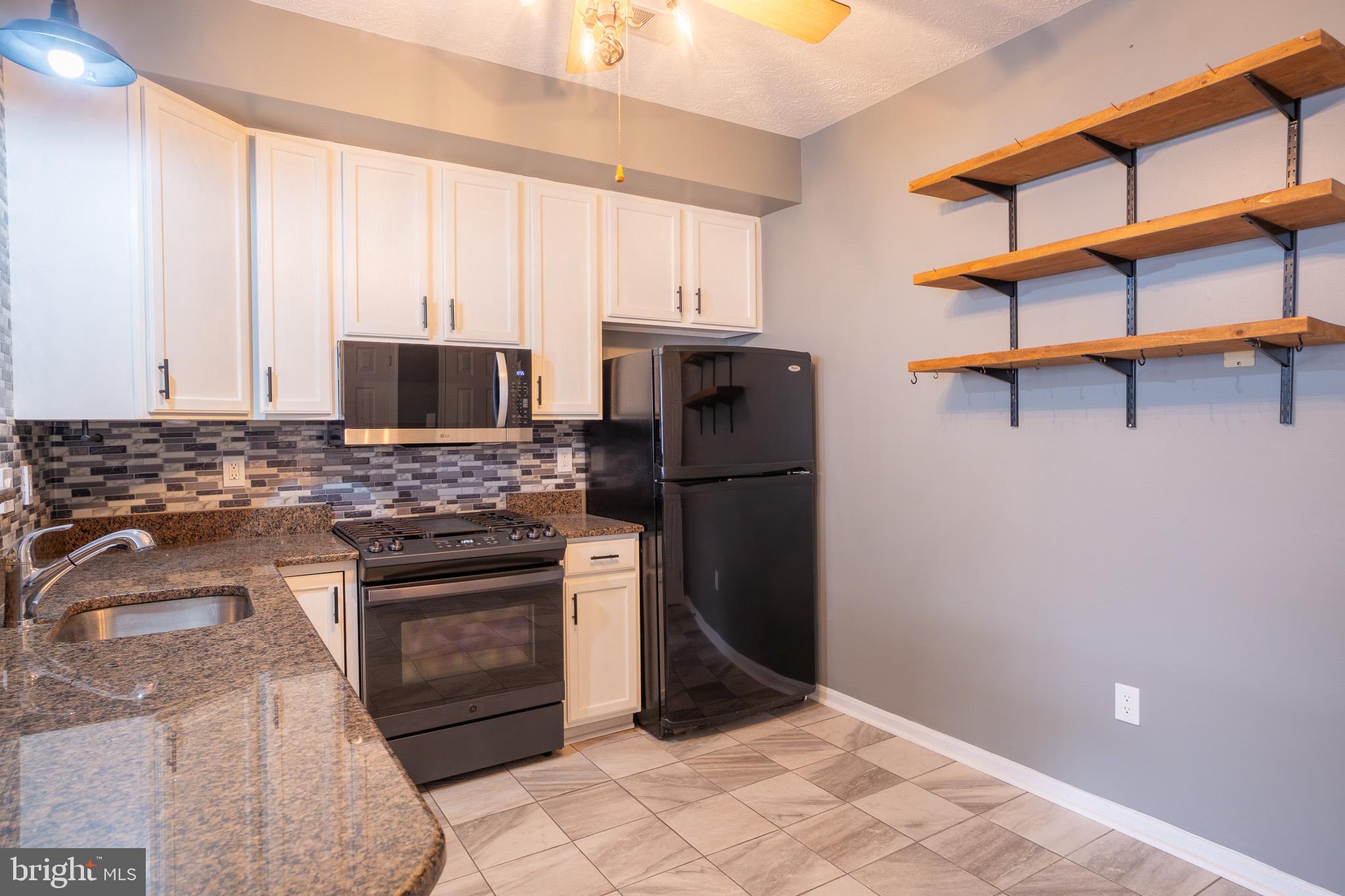 WELLINGTON TRACE - Residential