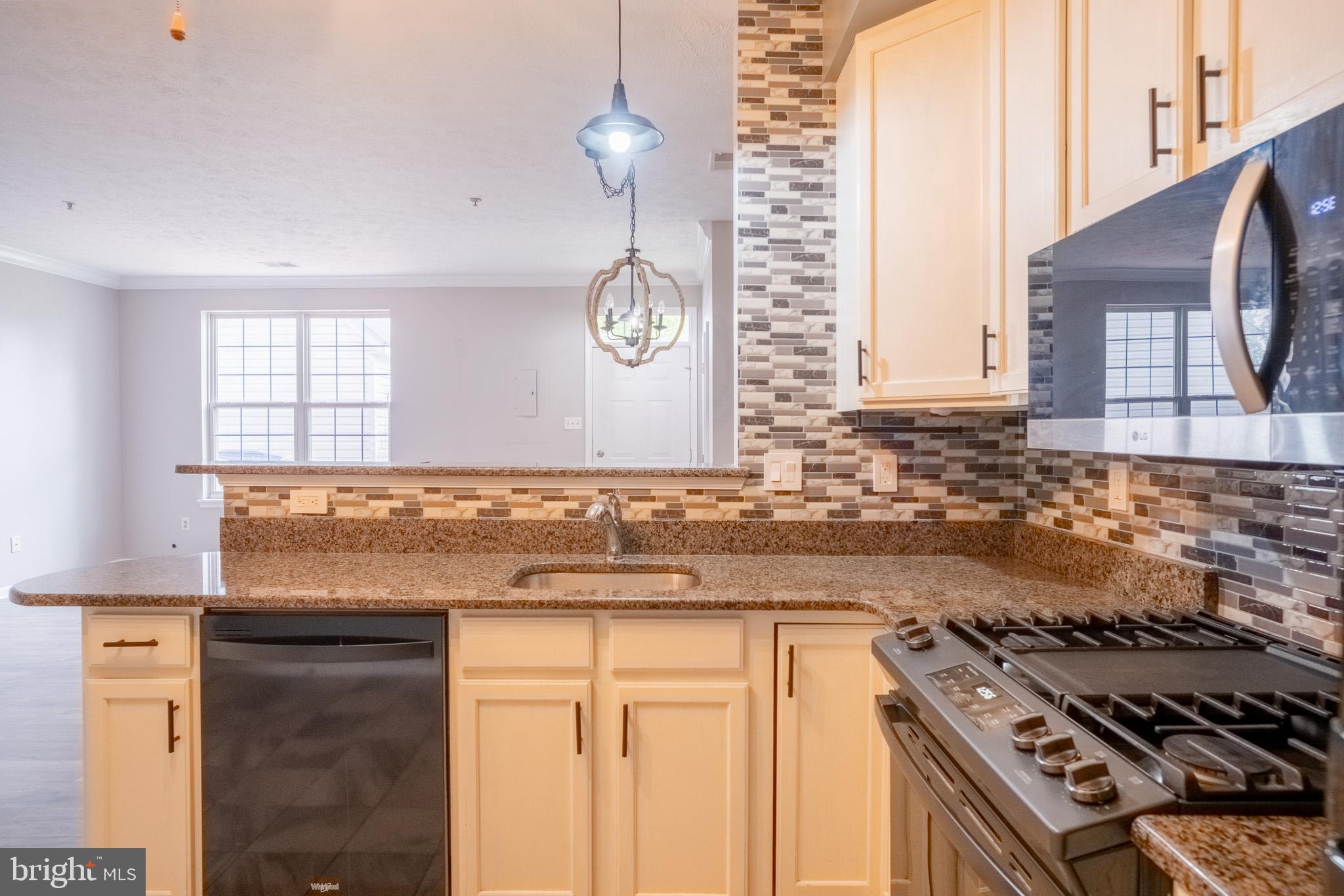 WELLINGTON TRACE - Residential