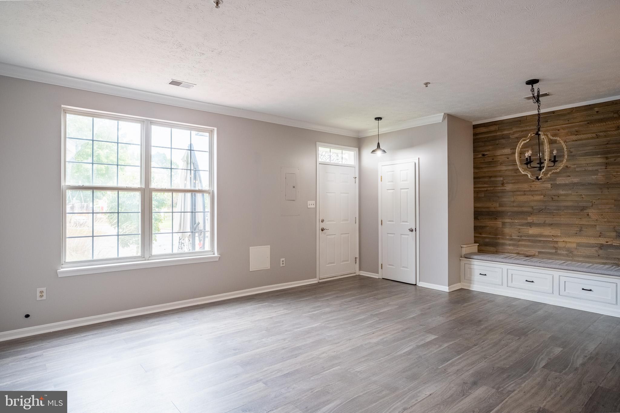 WELLINGTON TRACE - Residential