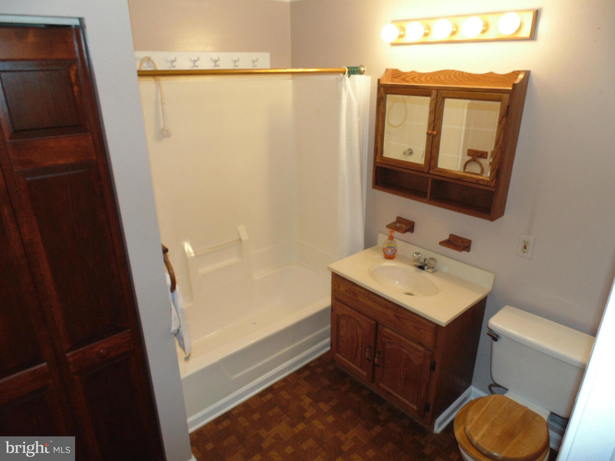 SHIPLEYS CHOICE - Residential Lease