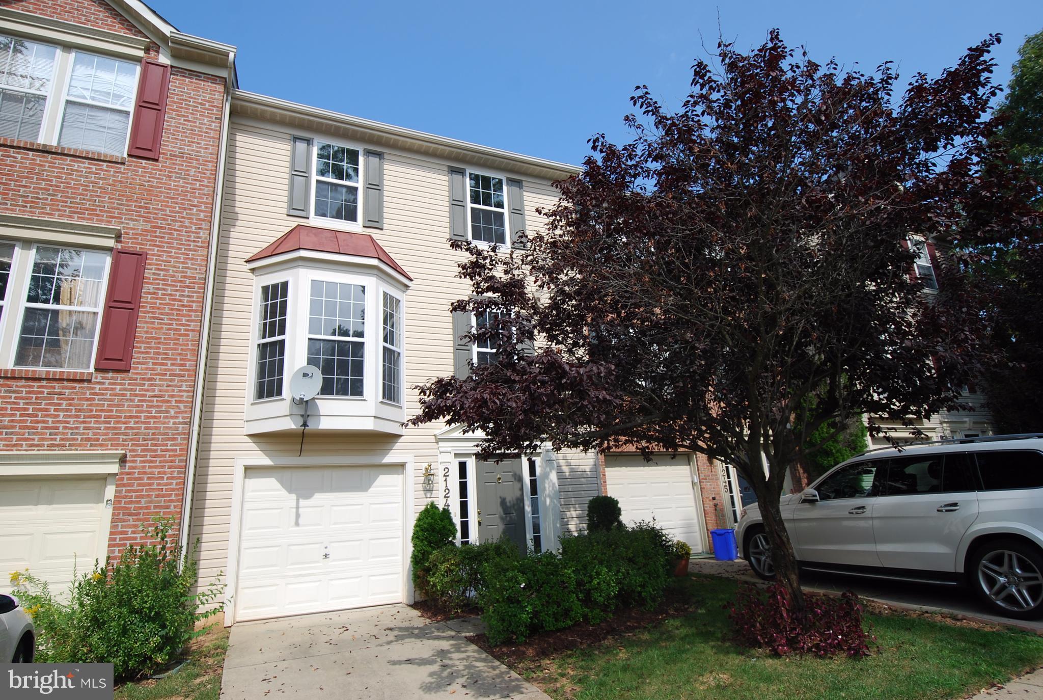 Beautiful 4 bed townhome in Milestone. Updated flooring & paint. Stainless steel appliances, granite counter tops, brand new carpet, freshly painted. 1 car garage. Huge master bedroom with garden tub and double vanity. Close to major retail including Wegmans, 1 mile to I-270. To apply minimum credit 650. Minimum annual household income 90,000. To apply, view docs for instructions. Application must be filled out by anyone 18 year old or older, https://christhompsonhomes.managebuilding.com/Resident/rental-application