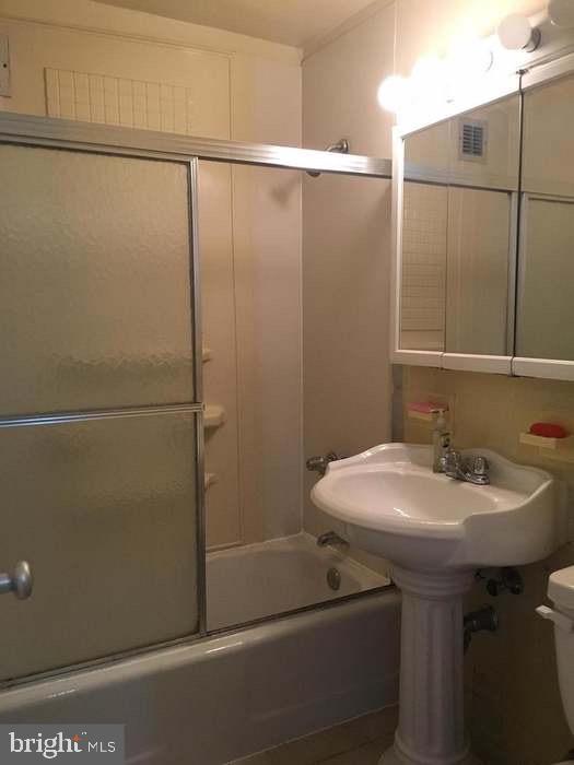 ARLINGTON - Residential Lease