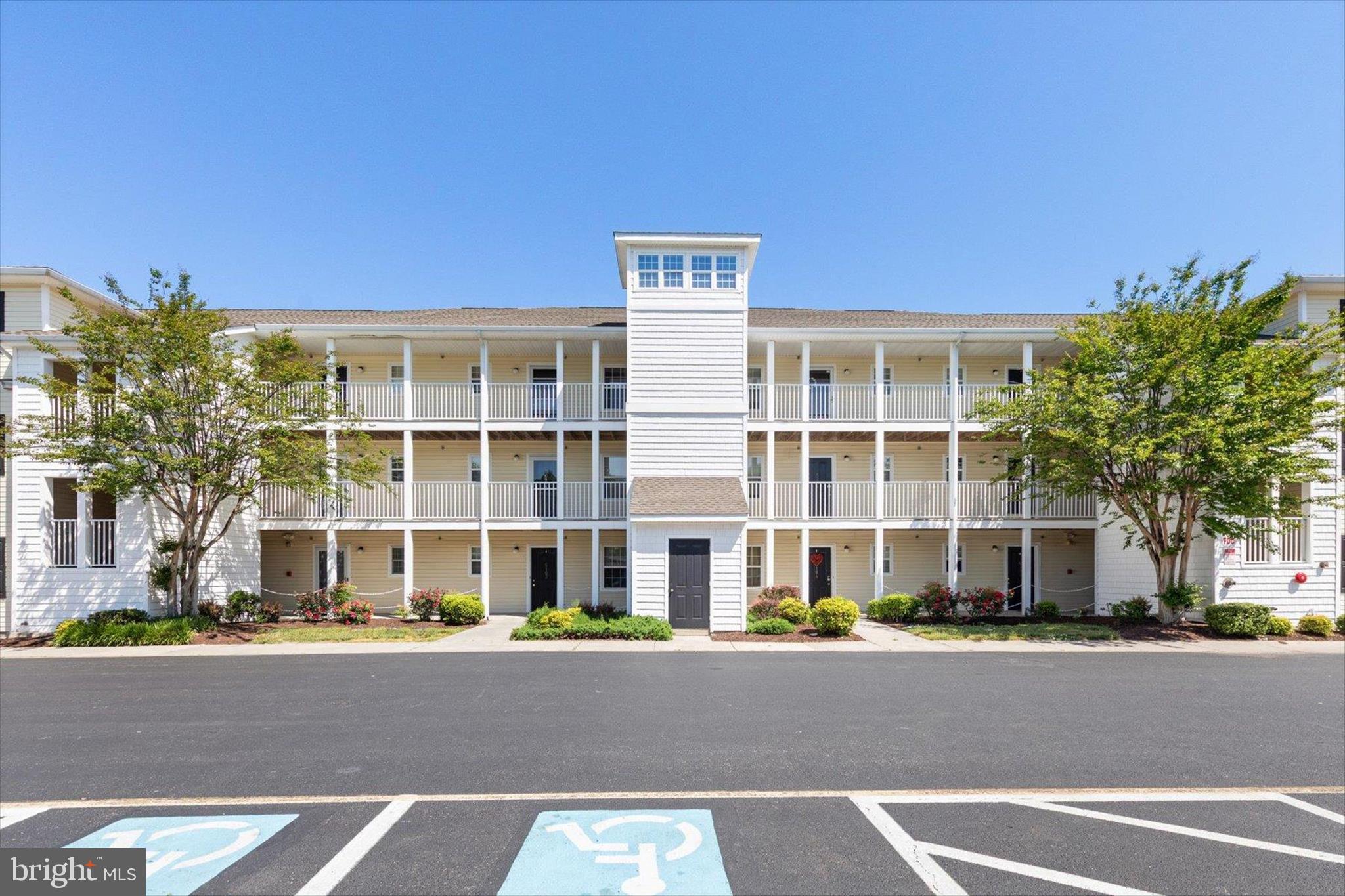 5202 CAITLINS WAY